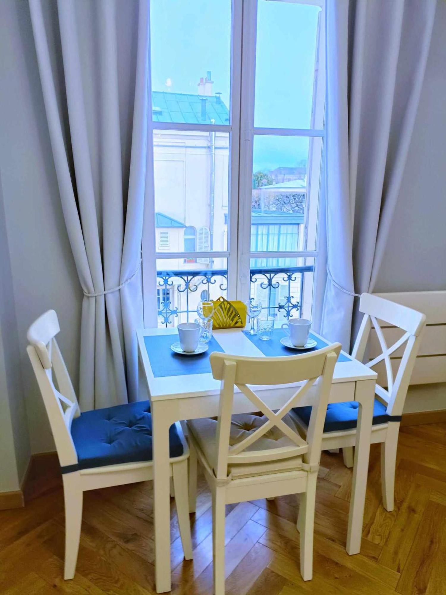 베흑사이으 Au Petit Trianon Bleu 아파트 외부 사진