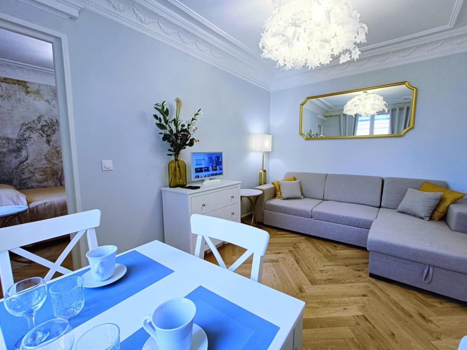 베흑사이으 Au Petit Trianon Bleu 아파트 외부 사진